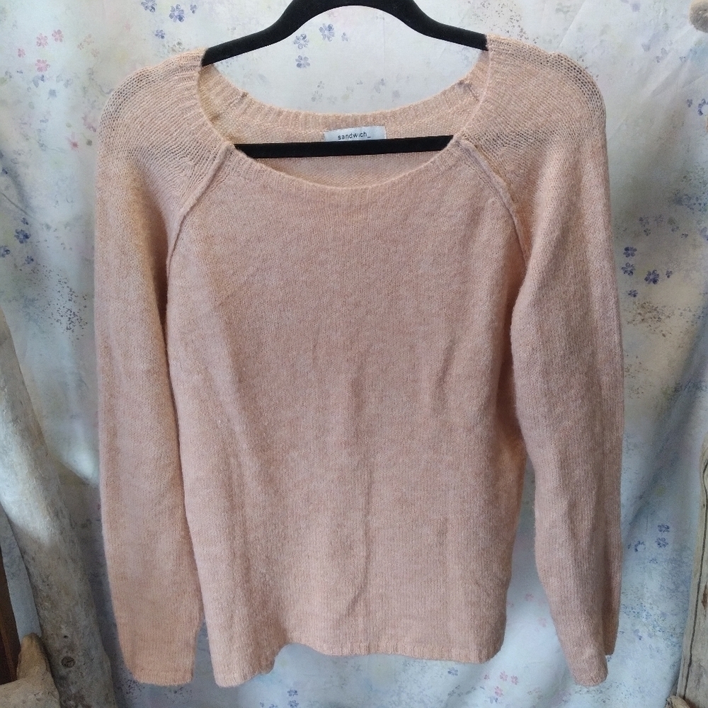 Sandwich split back peach pink wide neck lightweight sweater women's size medium